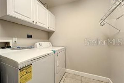 Condo in Orlando, Florida, 2 bedrooms  № 1385029 - photo 23