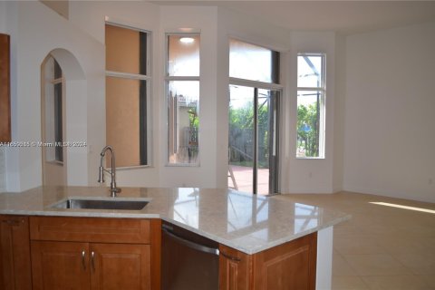 Villa ou maison à vendre à Coral Springs, Floride: 4 chambres, 190.26 m2 № 1332358 - photo 5