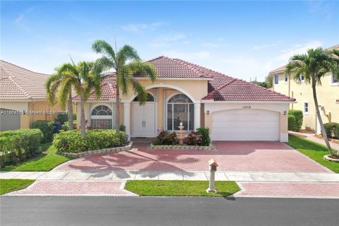 Casa en venta en Coral Springs, Florida, 4 dormitorios, 190.26 m2 № 1332358 - foto 2