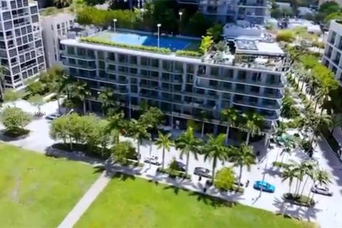 Propiedad comercial en venta en Miami, Florida № 1332407 - foto 1