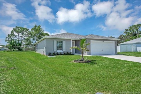 Villa ou maison à vendre à Port St. Lucie, Floride: 4 chambres, 169.18 m2 № 1332356 - photo 4