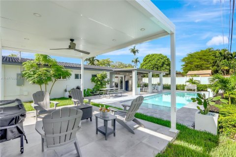 Casa en venta en Miami, Florida, 4 dormitorios, 142.98 m2 № 1417203 - foto 16