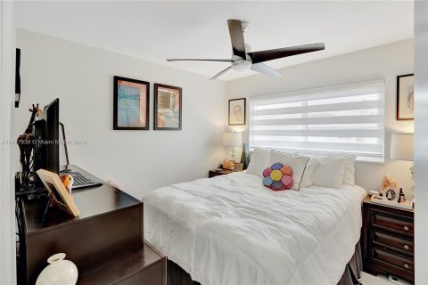 Casa en venta en Miami, Florida, 4 dormitorios, 142.98 m2 № 1417203 - foto 19