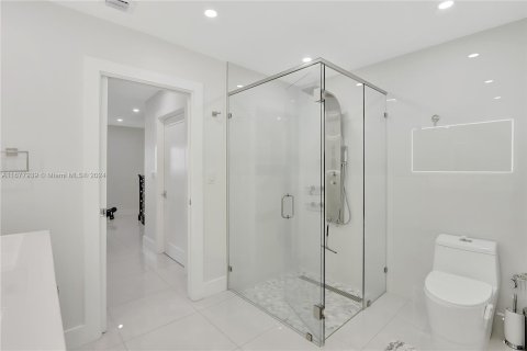 Casa en venta en Miami, Florida, 4 dormitorios, 142.98 m2 № 1417203 - foto 11