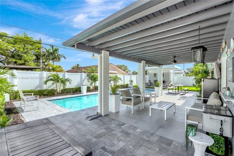 Casa en venta en Miami, Florida, 4 dormitorios, 142.98 m2 № 1417203 - foto 15