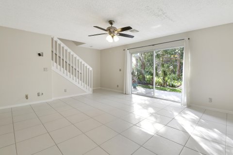 Townhouse in Jupiter, Florida 3 bedrooms, 133.5 sq.m. № 1014353 - photo 10