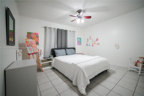 Casa en venta en Miami, Florida, 3 dormitorios, 171.22 m2 № 1374329 - foto 18