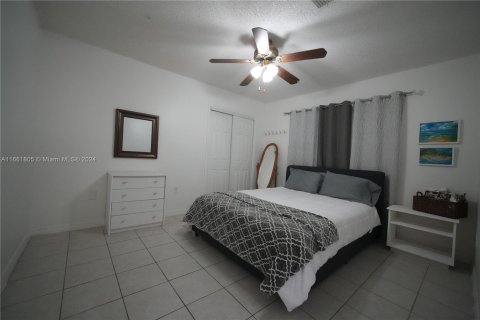 Casa en venta en Miami, Florida, 3 dormitorios, 171.22 m2 № 1374329 - foto 3