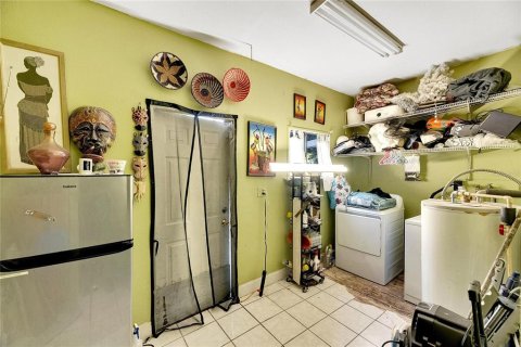 Casa en venta en Tampa, Florida, 4 dormitorios, 150.78 m2 № 1382419 - foto 13