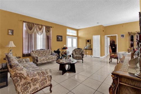 House in Orlando, Florida 4 bedrooms, 204.2 sq.m. № 1382387 - photo 6