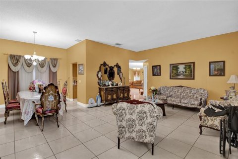 House in Orlando, Florida 4 bedrooms, 204.2 sq.m. № 1382387 - photo 5