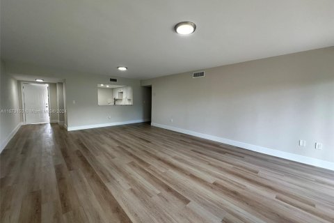 Copropriété à vendre à Miami, Floride: 3 chambres, 130.25 m2 № 1396042 - photo 3