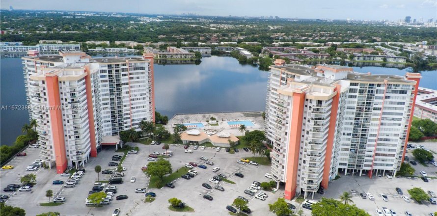 Condo à Miami, Floride, 2 chambres  № 1395987