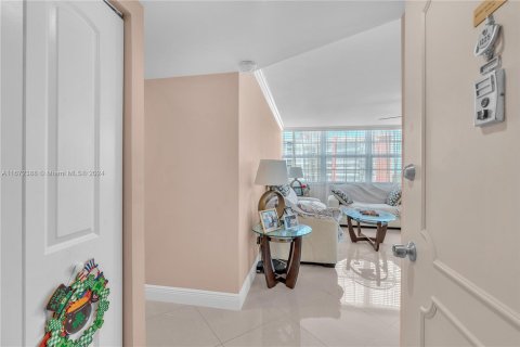 Copropriété à vendre à Miami, Floride: 2 chambres, 105.91 m2 № 1395987 - photo 3