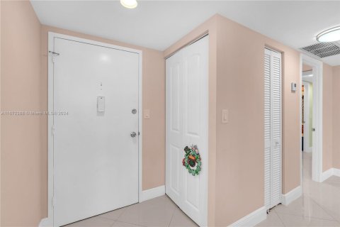 Copropriété à vendre à Miami, Floride: 2 chambres, 105.91 m2 № 1395987 - photo 2