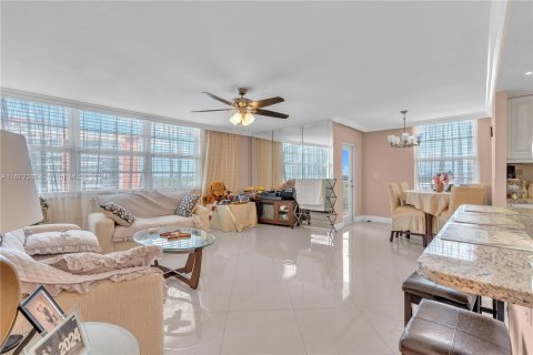 Copropriété à vendre à Miami, Floride: 2 chambres, 105.91 m2 № 1395987 - photo 5