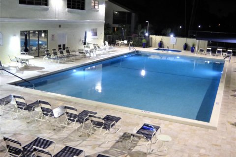 Condominio en venta en Boynton Beach, Florida, 3 dormitorios, 110.55 m2 № 888548 - foto 16