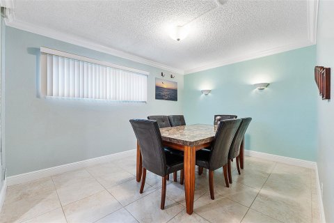 Copropriété à vendre à Coral Springs, Floride: 3 chambres, 118.73 m2 № 1135044 - photo 23