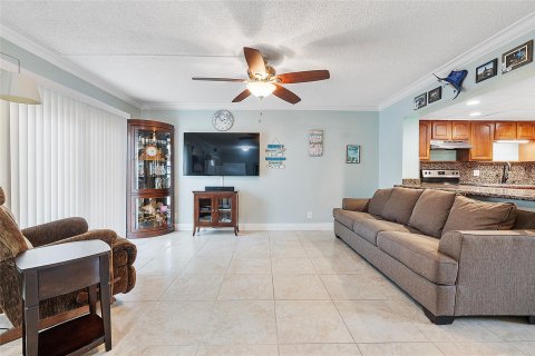 Townhouse in Coral Springs, Florida 3 bedrooms, 118.73 sq.m. № 1135044 - photo 25