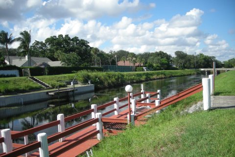 Condominio en venta en Delray Beach, Florida, 1 dormitorio, 79.71 m2 № 1161630 - foto 2