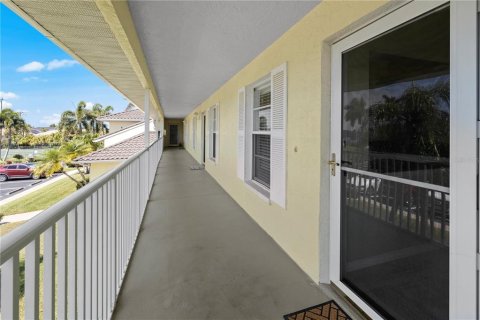 Copropriété à vendre à Punta Gorda, Floride: 2 chambres, 103.12 m2 № 1143636 - photo 3