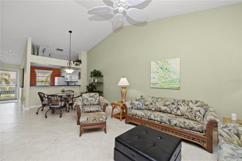 Condo in Punta Gorda, Florida, 2 bedrooms  № 1143636 - photo 11