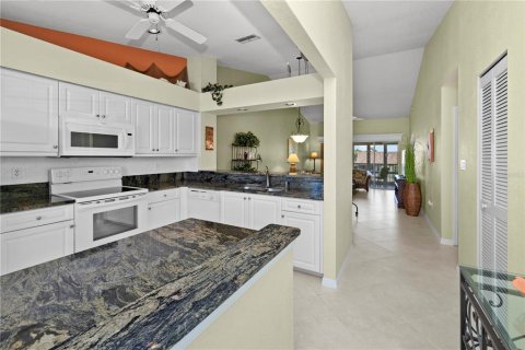 Copropriété à vendre à Punta Gorda, Floride: 2 chambres, 103.12 m2 № 1143636 - photo 4