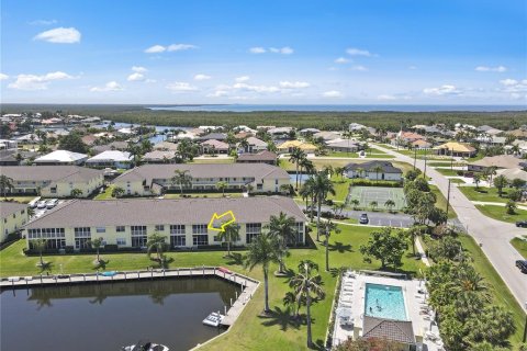 Copropriété à vendre à Punta Gorda, Floride: 2 chambres, 103.12 m2 № 1143636 - photo 2