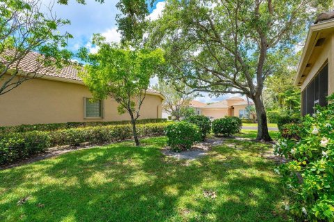 House in Delray Beach, Florida 2 bedrooms, 191.1 sq.m. № 1163209 - photo 7