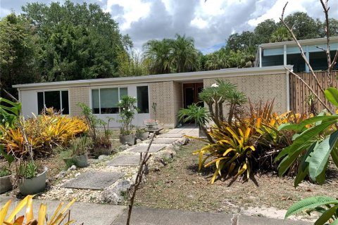 House in Tampa, Florida 2 bedrooms, 181.07 sq.m. № 1433756 - photo 1