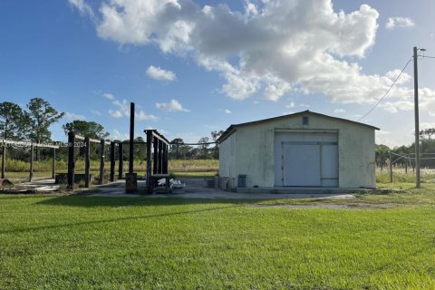 Commercial property in Clewiston, Florida № 1237004 - photo 11