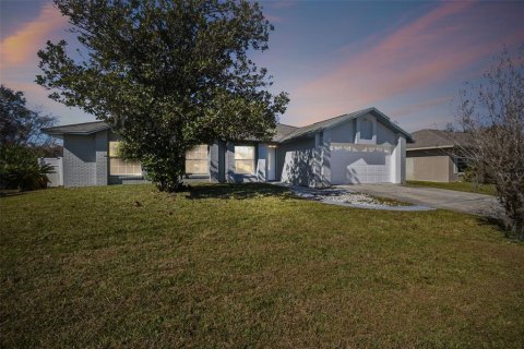 House in Kissimmee, Florida 3 bedrooms, 132.11 sq.m. № 1395686 - photo 1