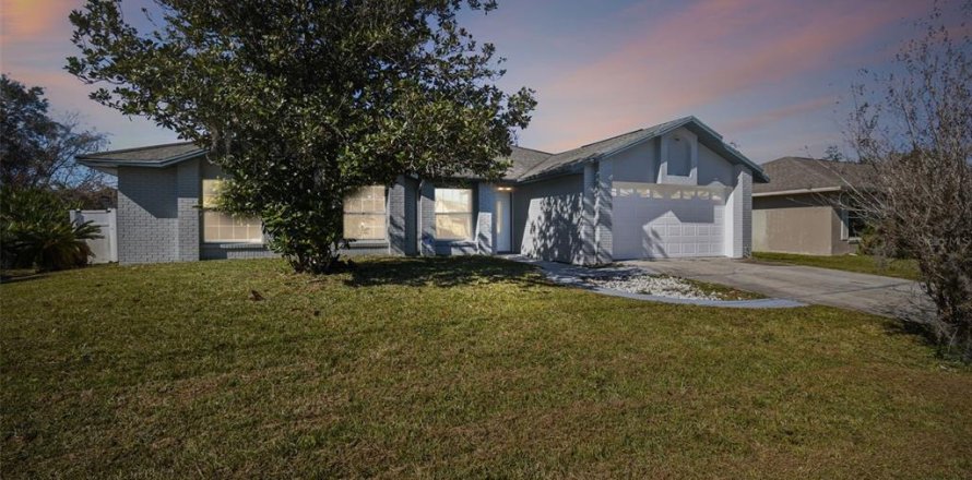 House in Kissimmee, Florida 3 bedrooms, 132.11 sq.m. № 1395686