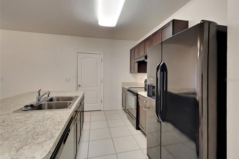 Townhouse in Saint Cloud, Florida 3 bedrooms, 172.05 sq.m. № 1395685 - photo 6