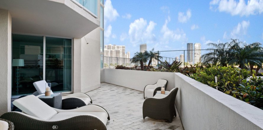 Condo in Aventura, Florida, 2 bedrooms  № 1155695