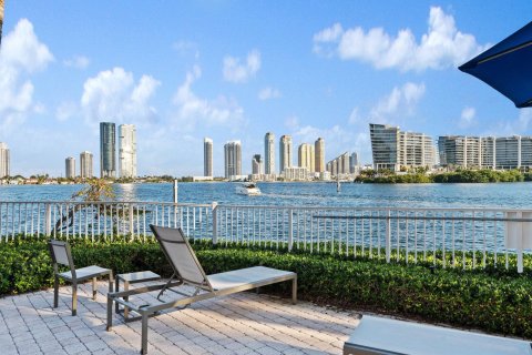 Condo in Aventura, Florida, 2 bedrooms  № 1155695 - photo 13