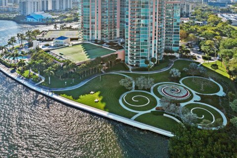 Condo in Aventura, Florida, 2 bedrooms  № 1155695 - photo 14