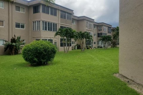 Condominio en venta en Palm Springs, Florida, 1 dormitorio, 65.5 m2 № 1155768 - foto 26