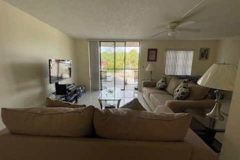 Condo in Lauderhill, Florida, 2 bedrooms  № 950017 - photo 11