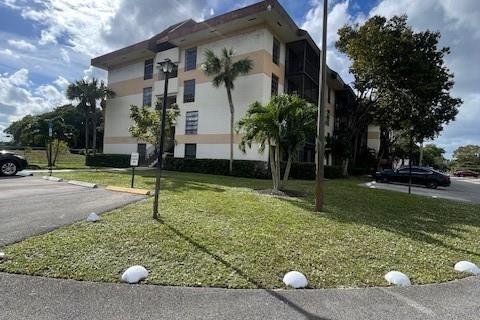 Copropriété à vendre à Lauderhill, Floride: 2 chambres, 119.84 m2 № 950017 - photo 3