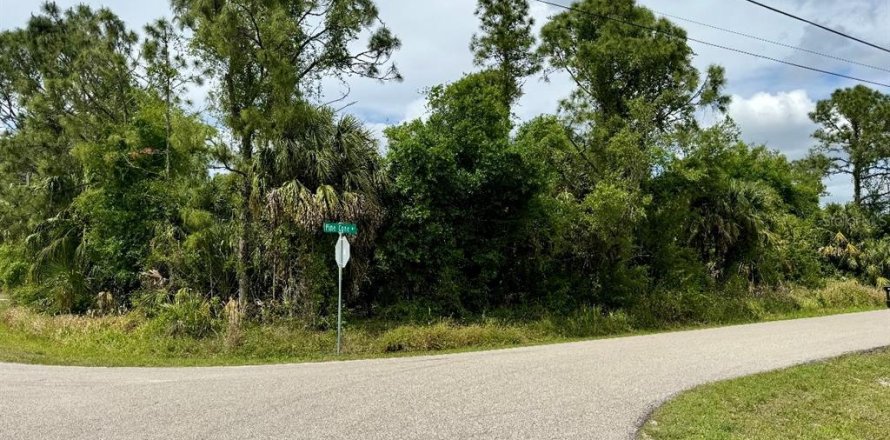 Terrain à North Port, Floride № 1156216