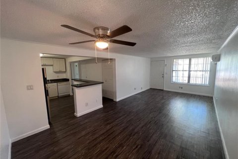 Condominio en venta en Orlando, Florida, 2 dormitorios, 76.92 m2 № 1016641 - foto 4