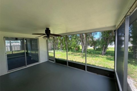 Casa en venta en Port Richey, Florida, 3 dormitorios, 133.97 m2 № 1338219 - foto 3