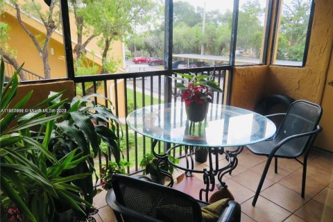 Condo in Pembroke Pines, Florida, 2 bedrooms  № 1116510 - photo 10