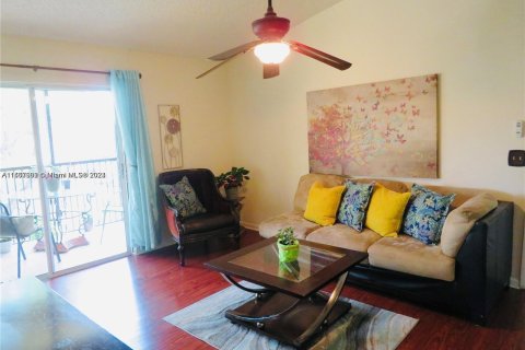 Condo in Pembroke Pines, Florida, 2 bedrooms  № 1116510 - photo 6