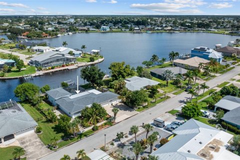 Villa ou maison à vendre à Port Charlotte, Floride: 3 chambres, 208.84 m2 № 1350888 - photo 3