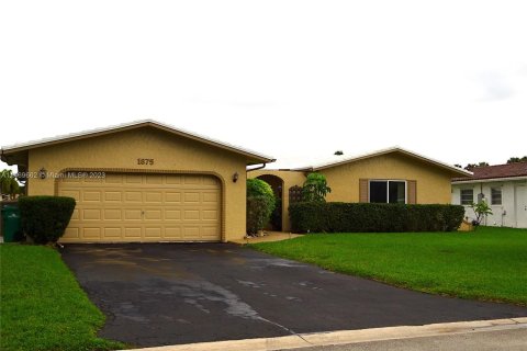 House in Coral Springs, Florida 4 bedrooms, 170.01 sq.m. № 781113 - photo 1
