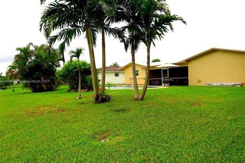 House in Coral Springs, Florida 4 bedrooms, 170.01 sq.m. № 781113 - photo 23
