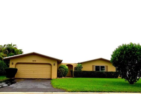 House in Coral Springs, Florida 4 bedrooms, 170.01 sq.m. № 781113 - photo 2