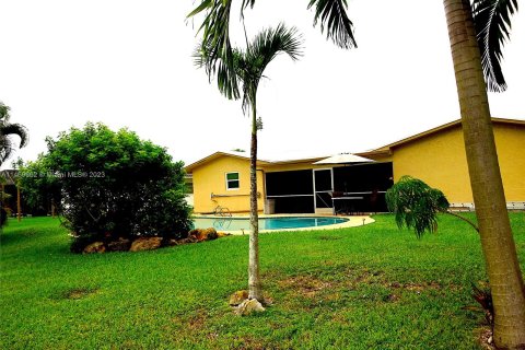 House in Coral Springs, Florida 4 bedrooms, 170.01 sq.m. № 781113 - photo 22